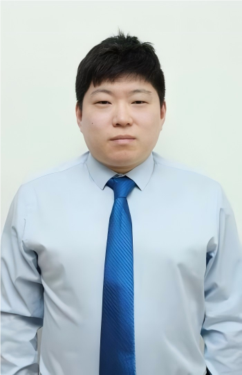 李强.png